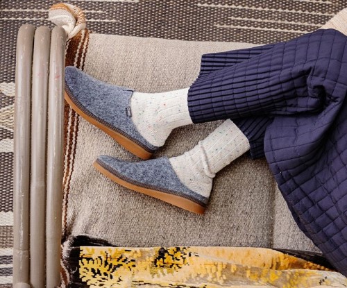 Graue Frauen-Revel-Chacos